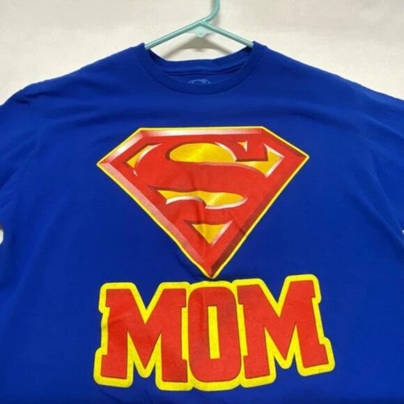 Super Mom Graphic Tee Women's Medium Royal Blue Short Sleeve Crewneck Stretch - Picture 4 of 4